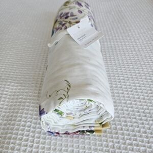 🌸🌼Pottery Barn Spring  Meadow Tablecloth🌸🌼